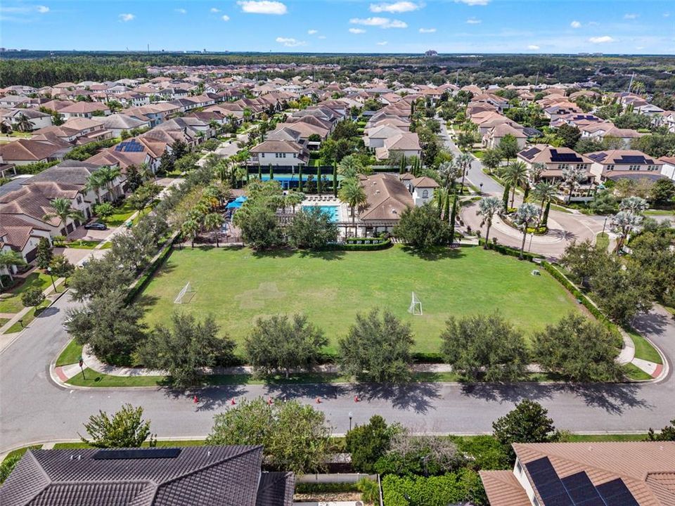 En Venta: $899,000 (4 camas, 3 baños, 2748 Pies cuadrados)