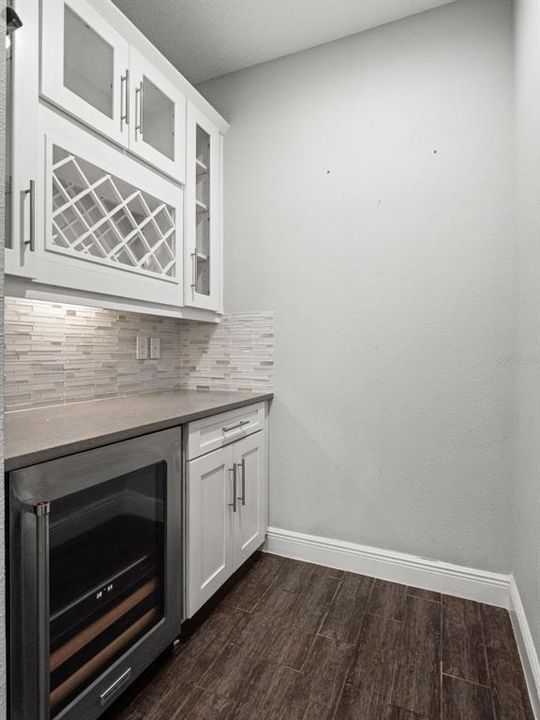 En Venta: $899,000 (4 camas, 3 baños, 2748 Pies cuadrados)