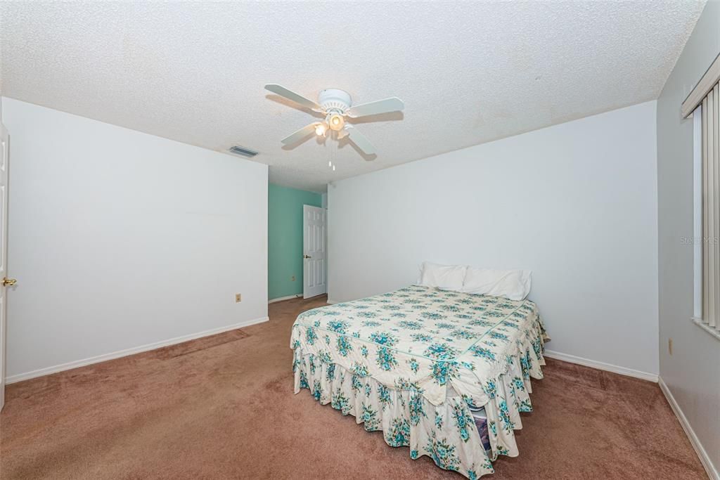 For Sale: $355,000 (3 beds, 2 baths, 1423 Square Feet)