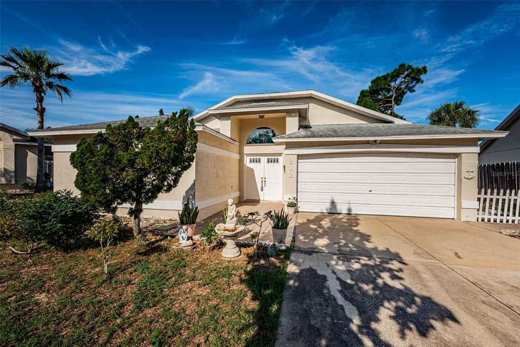 For Sale: $355,000 (3 beds, 2 baths, 1423 Square Feet)