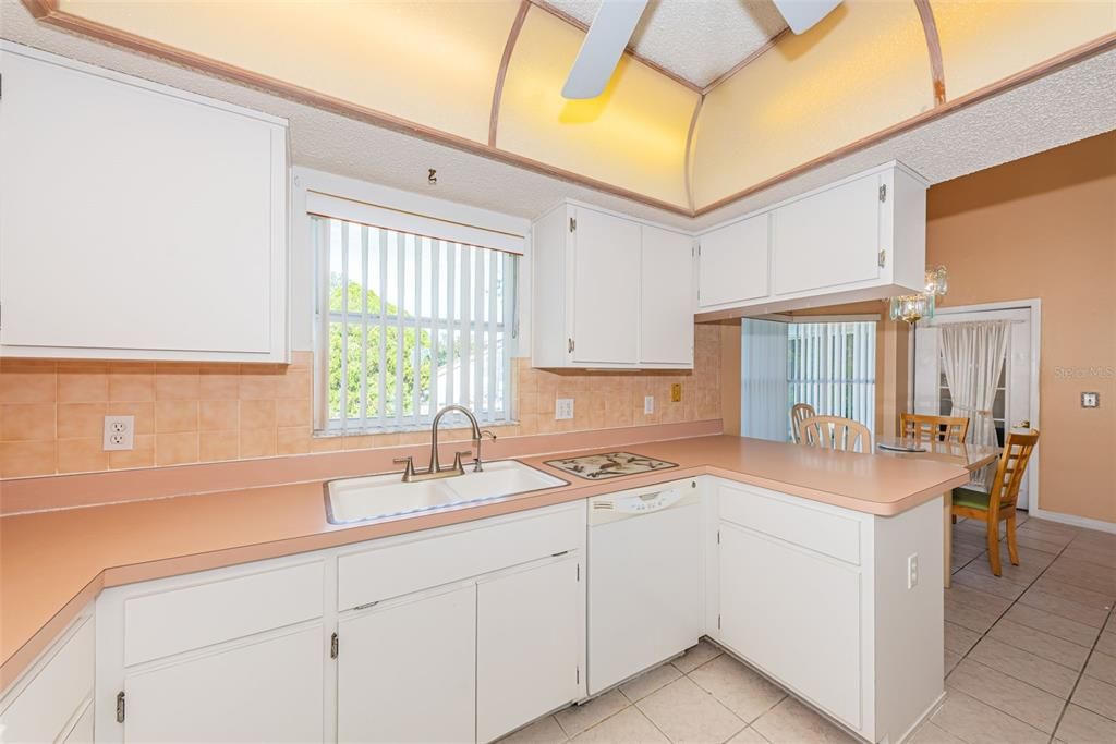 For Sale: $355,000 (3 beds, 2 baths, 1423 Square Feet)
