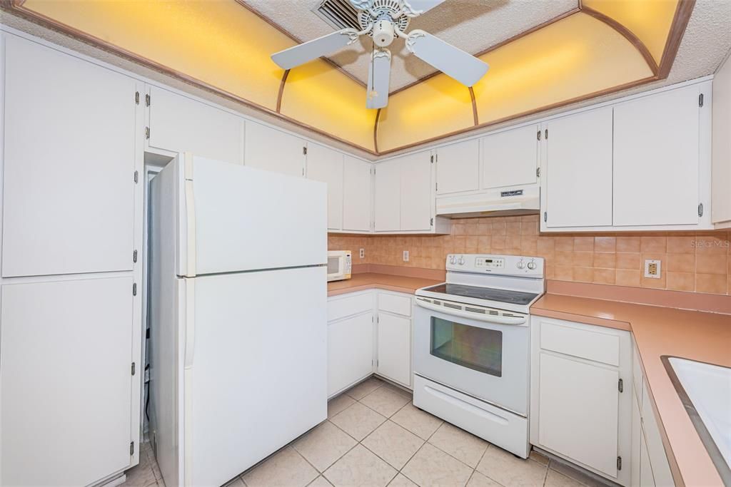 For Sale: $355,000 (3 beds, 2 baths, 1423 Square Feet)