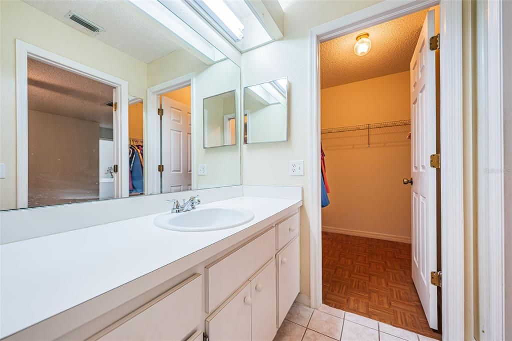 For Sale: $355,000 (3 beds, 2 baths, 1423 Square Feet)