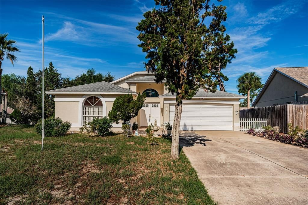 For Sale: $355,000 (3 beds, 2 baths, 1423 Square Feet)