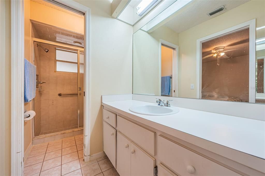 For Sale: $355,000 (3 beds, 2 baths, 1423 Square Feet)