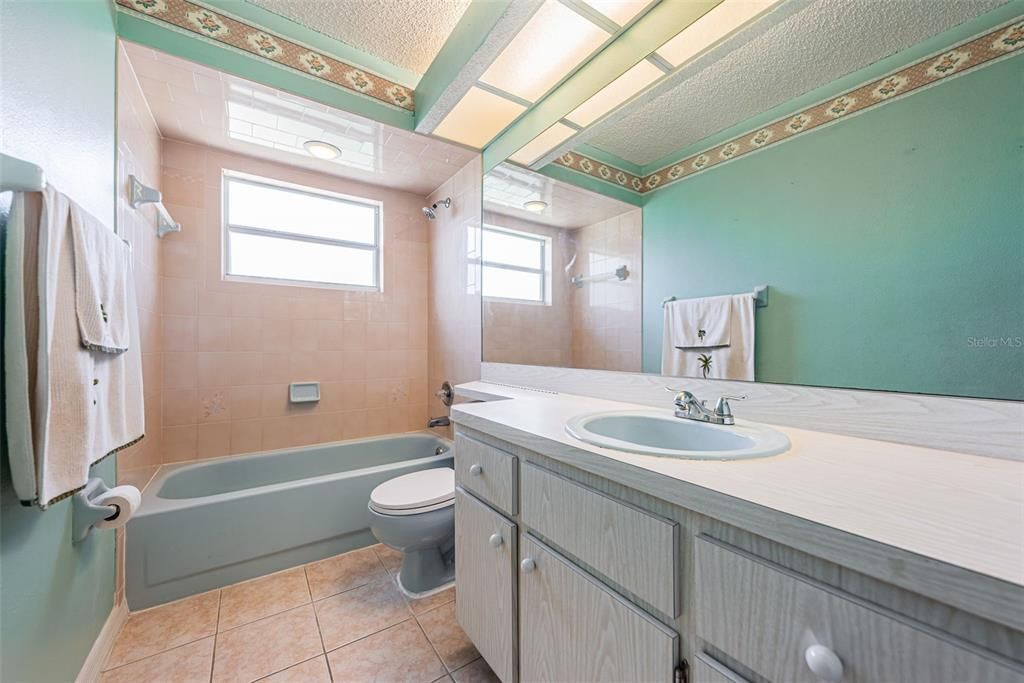 For Sale: $355,000 (3 beds, 2 baths, 1423 Square Feet)