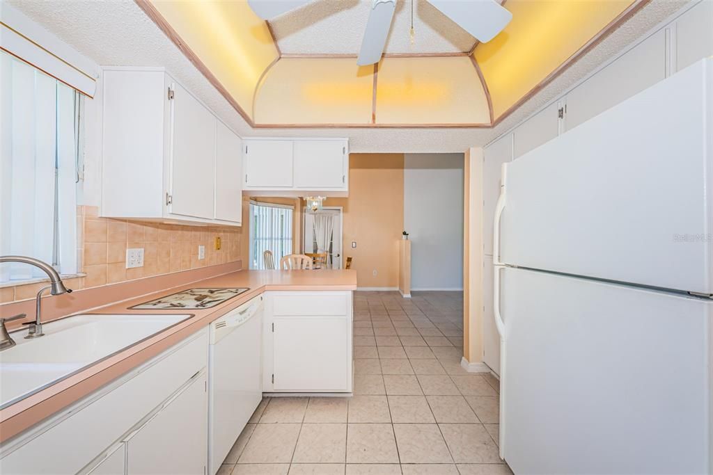 For Sale: $355,000 (3 beds, 2 baths, 1423 Square Feet)