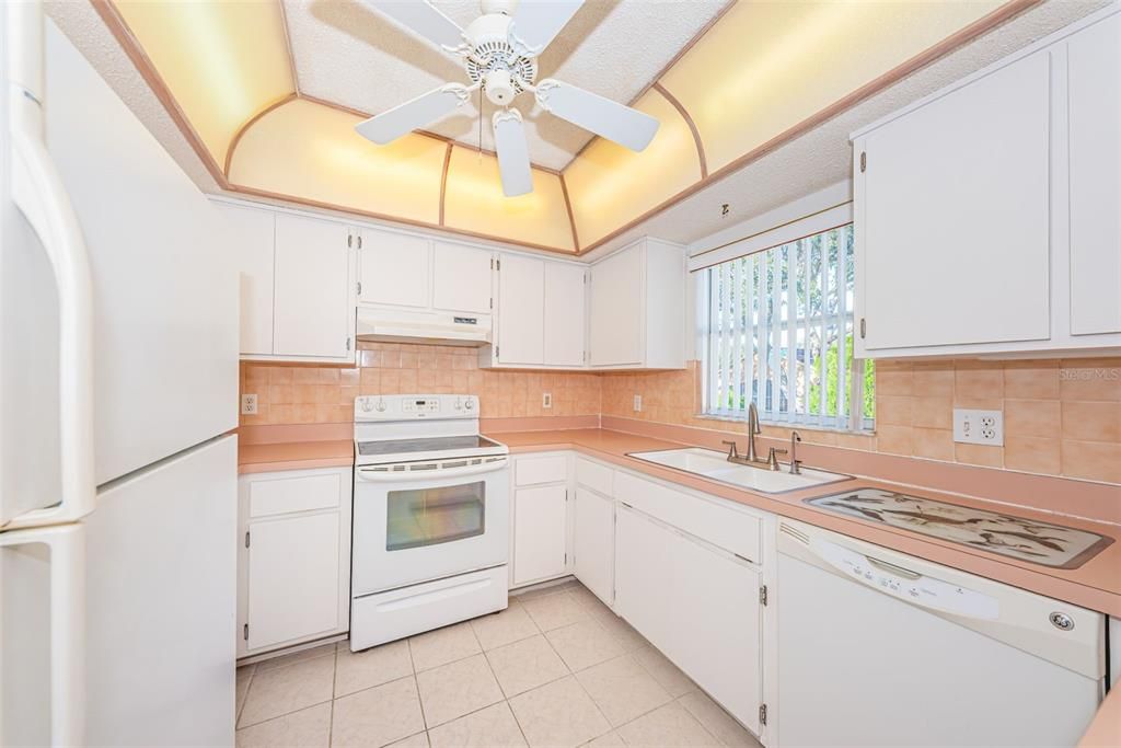 For Sale: $355,000 (3 beds, 2 baths, 1423 Square Feet)