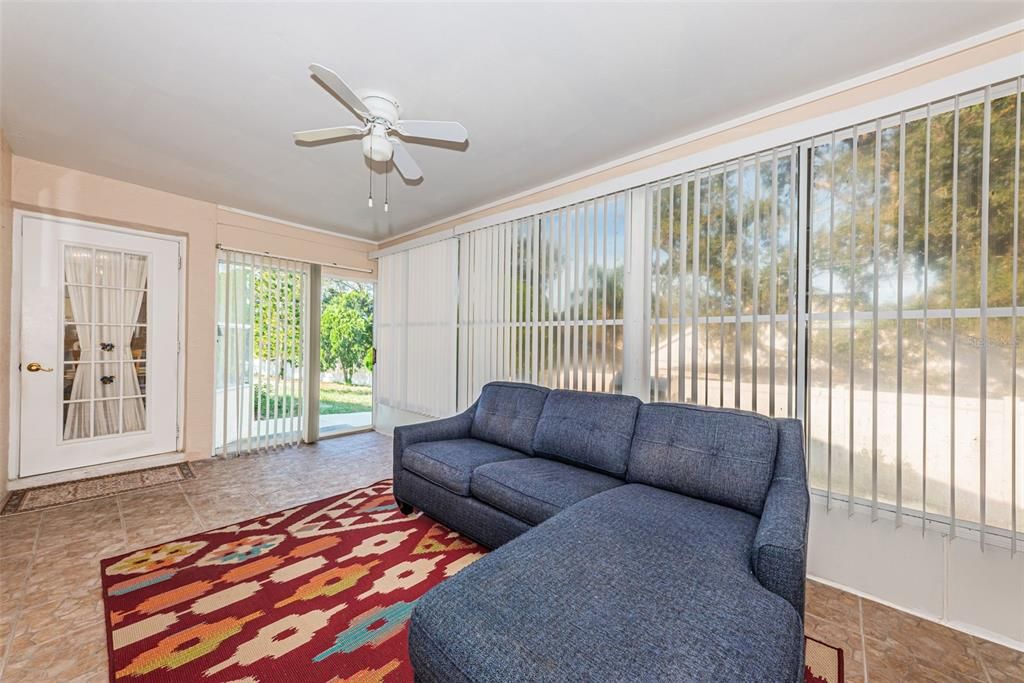 For Sale: $355,000 (3 beds, 2 baths, 1423 Square Feet)