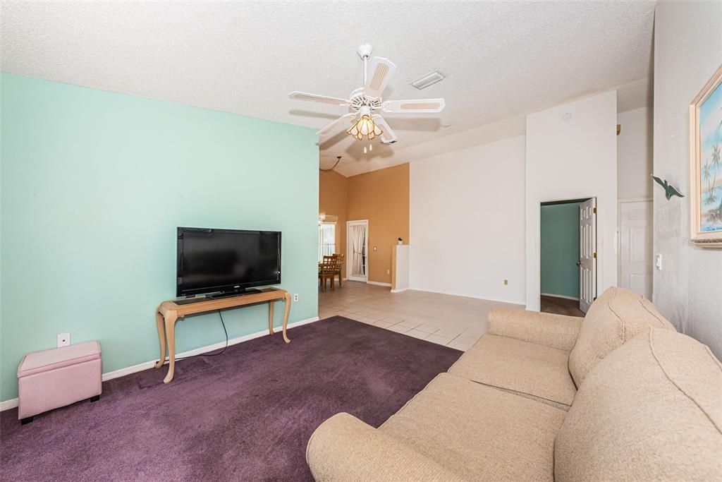 For Sale: $355,000 (3 beds, 2 baths, 1423 Square Feet)