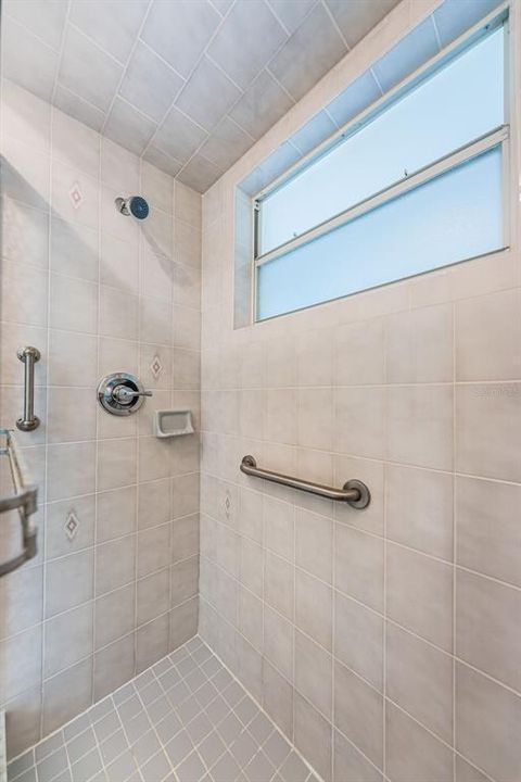 For Sale: $355,000 (3 beds, 2 baths, 1423 Square Feet)