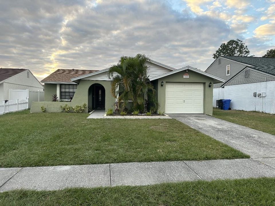For Rent: $2,395 (3 beds, 2 baths, 1208 Square Feet)