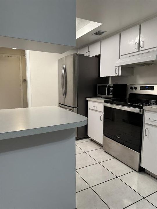For Rent: $2,395 (3 beds, 2 baths, 1208 Square Feet)
