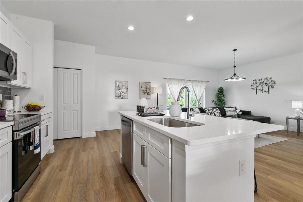 Active With Contract: $365,000 (4 beds, 2 baths, 1636 Square Feet)