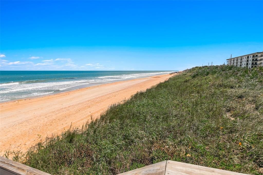 For Sale: $349,900 (2 beds, 2 baths, 876 Square Feet)