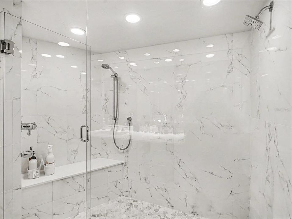 На продажу: $1,295,000 (2 спален, 2 ванн, 1602 Квадратных фут)