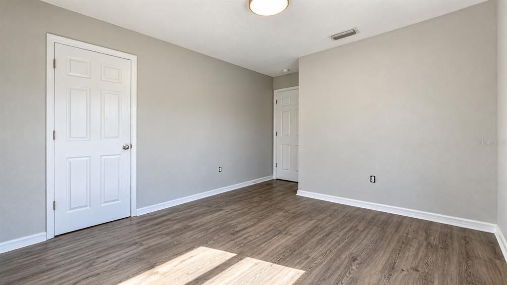 For Rent: $2,000 (3 beds, 1 baths, 942 Square Feet)