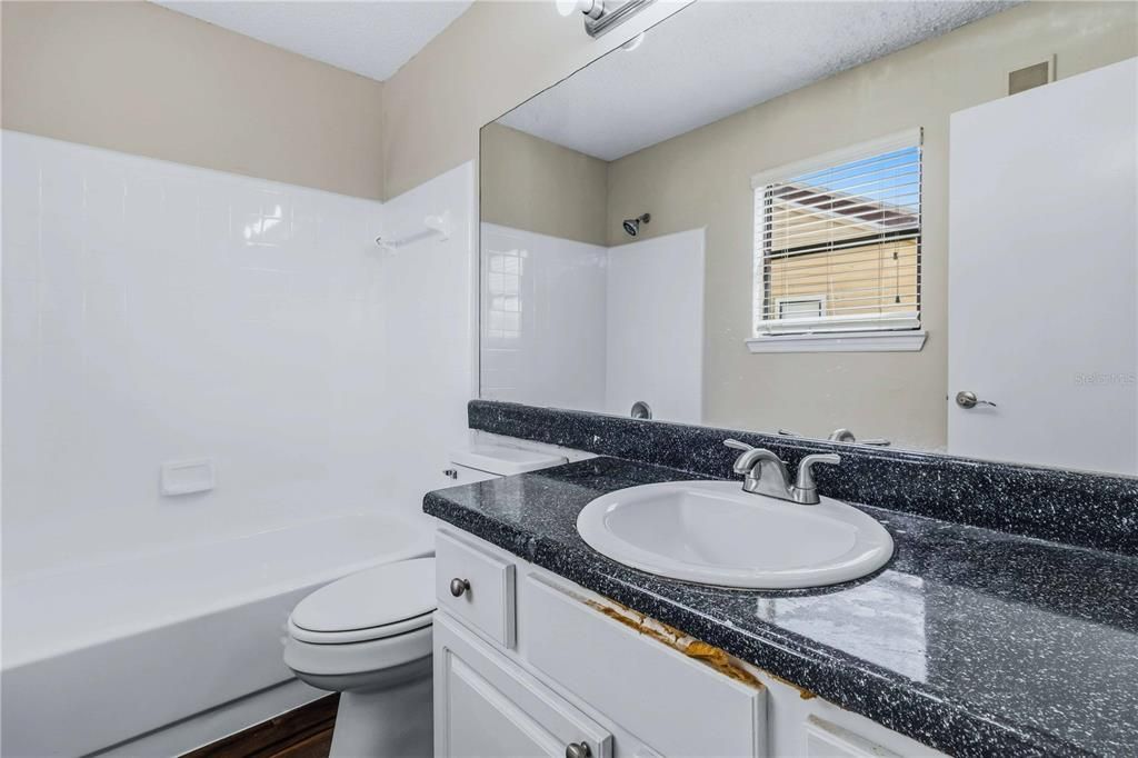 For Sale: $140,000 (2 beds, 2 baths, 1182 Square Feet)