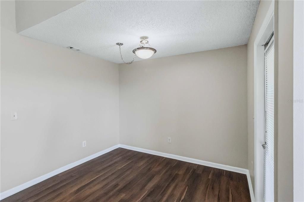 For Sale: $140,000 (2 beds, 2 baths, 1182 Square Feet)