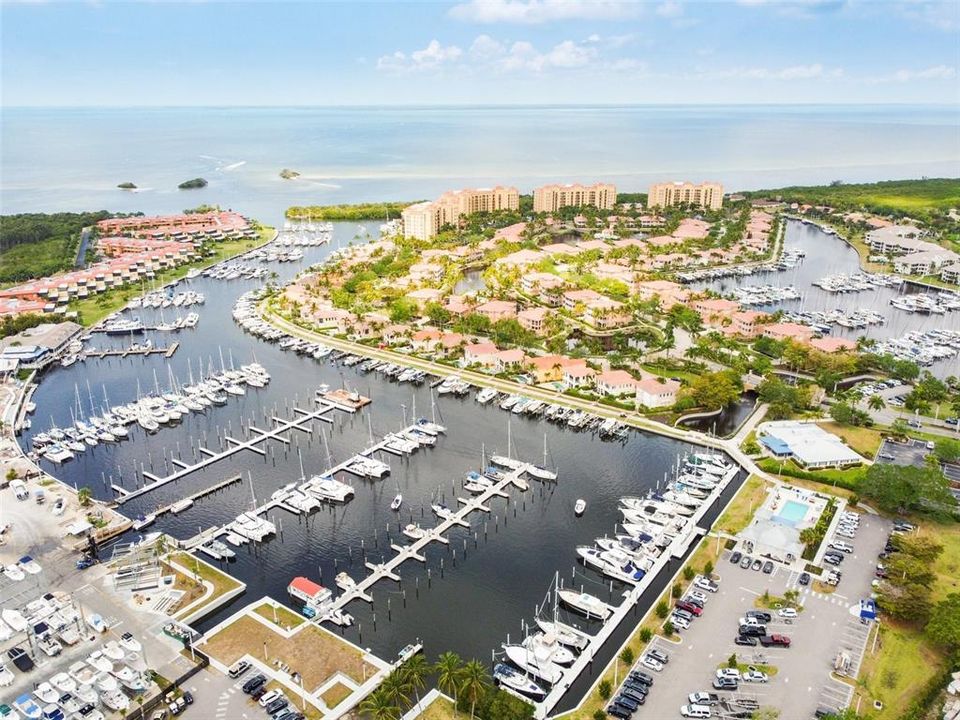 En Venta: $274,999 (2 camas, 2 baños, 809 Pies cuadrados)