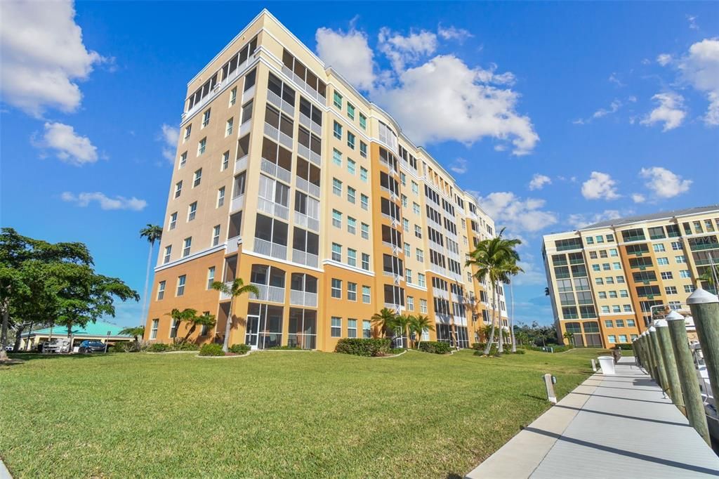 En Venta: $274,999 (2 camas, 2 baños, 809 Pies cuadrados)