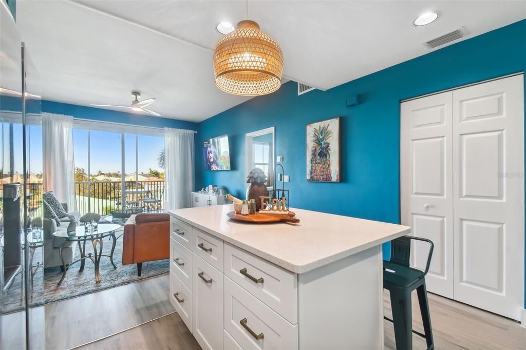 En Venta: $274,999 (2 camas, 2 baños, 809 Pies cuadrados)