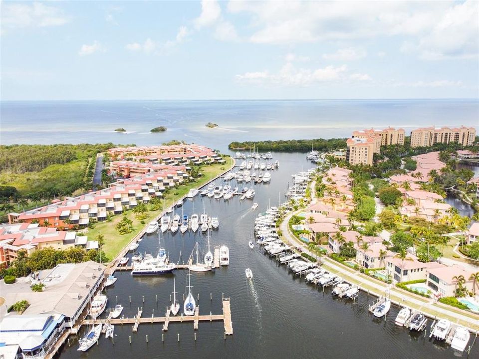 En Venta: $274,999 (2 camas, 2 baños, 809 Pies cuadrados)
