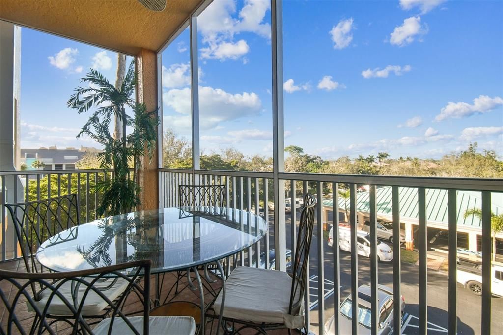 En Venta: $274,999 (2 camas, 2 baños, 809 Pies cuadrados)