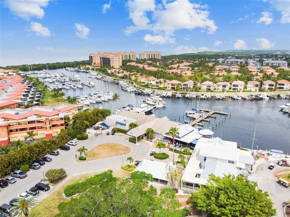 En Venta: $274,999 (2 camas, 2 baños, 809 Pies cuadrados)