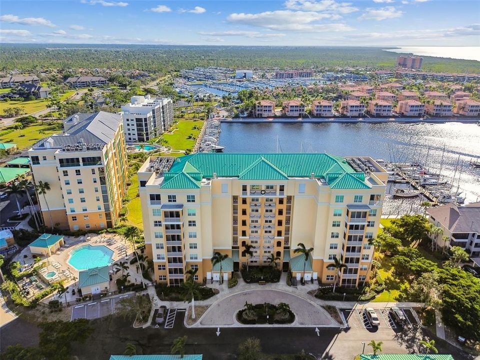 En Venta: $274,999 (2 camas, 2 baños, 809 Pies cuadrados)