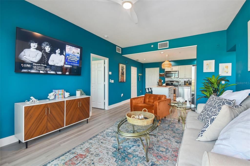 En Venta: $274,999 (2 camas, 2 baños, 809 Pies cuadrados)