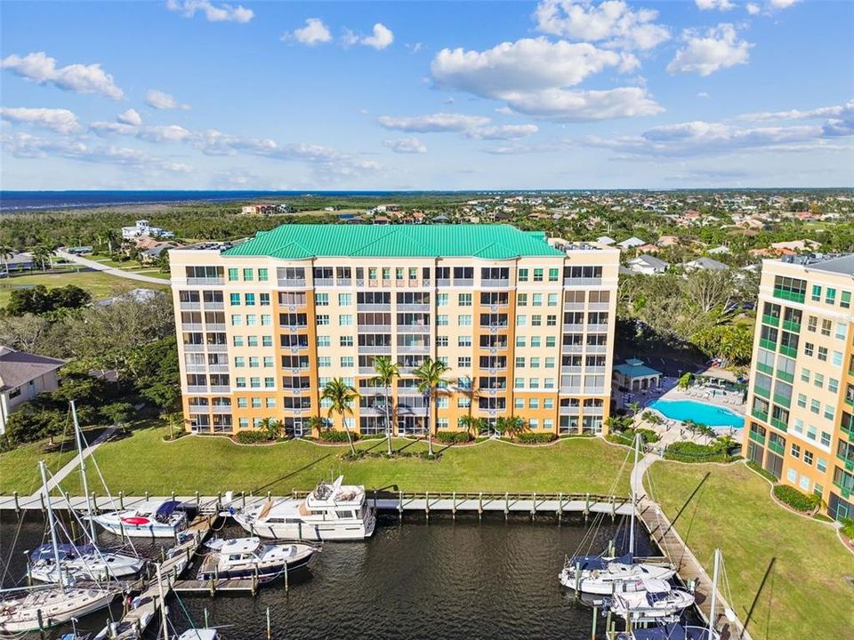 En Venta: $274,999 (2 camas, 2 baños, 809 Pies cuadrados)