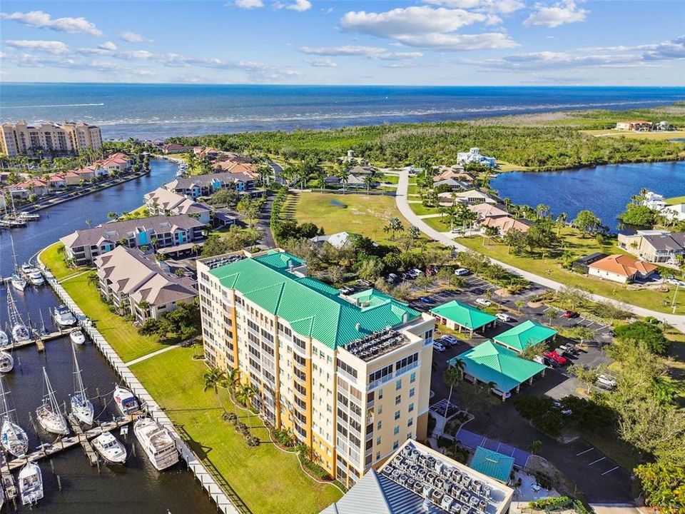 En Venta: $274,999 (2 camas, 2 baños, 809 Pies cuadrados)