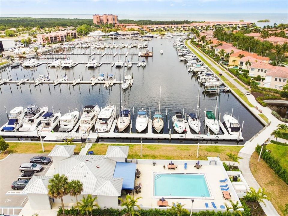 En Venta: $274,999 (2 camas, 2 baños, 809 Pies cuadrados)