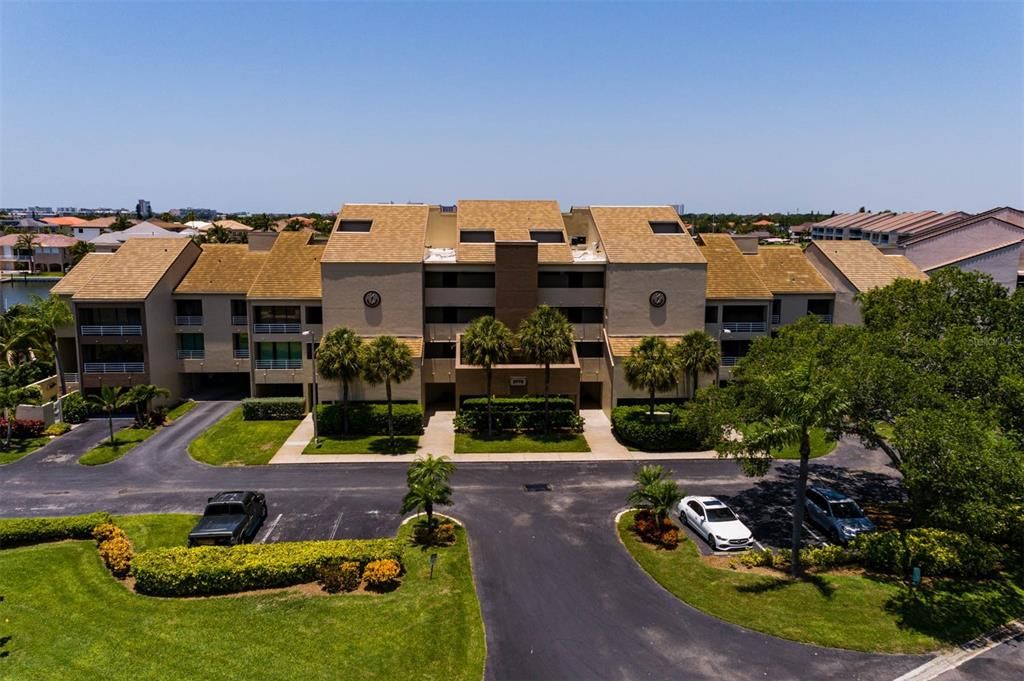 For Rent: $3,500 (2 beds, 2 baths, 1415 Square Feet)