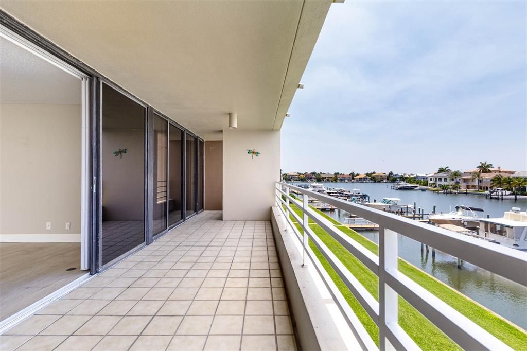 For Rent: $3,500 (2 beds, 2 baths, 1415 Square Feet)