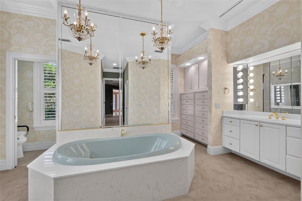 На продажу: $699,900 (3 спален, 2 ванн, 4127 Квадратных фут)