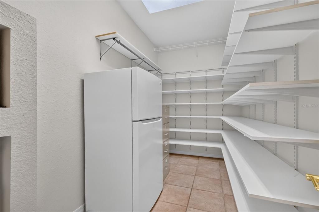 На продажу: $699,900 (3 спален, 2 ванн, 4127 Квадратных фут)