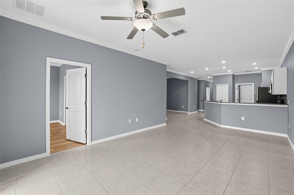 En Venta: $249,900 (2 camas, 2 baños, 1400 Pies cuadrados)