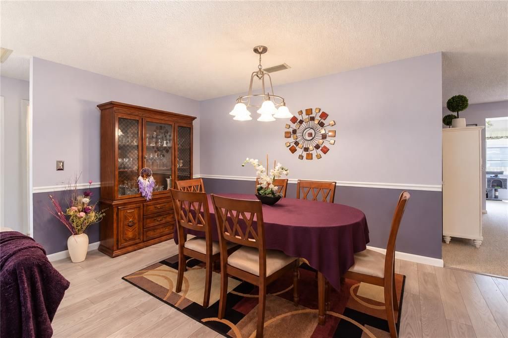 For Sale: $154,900 (2 beds, 2 baths, 1530 Square Feet)