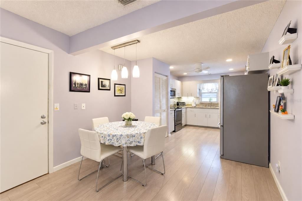 For Sale: $154,900 (2 beds, 2 baths, 1530 Square Feet)