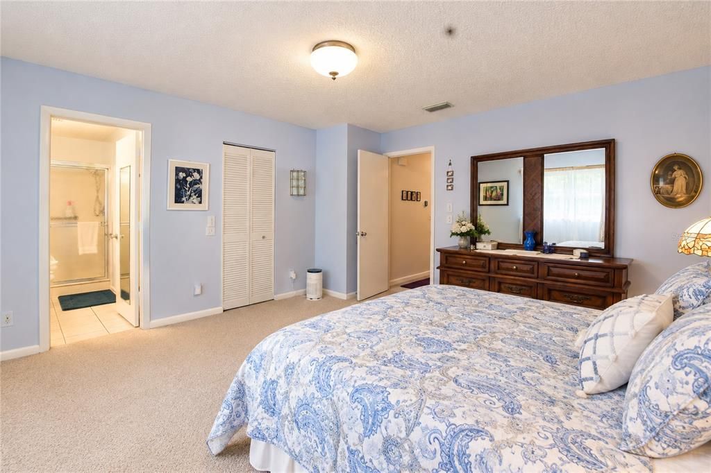 For Sale: $154,900 (2 beds, 2 baths, 1530 Square Feet)