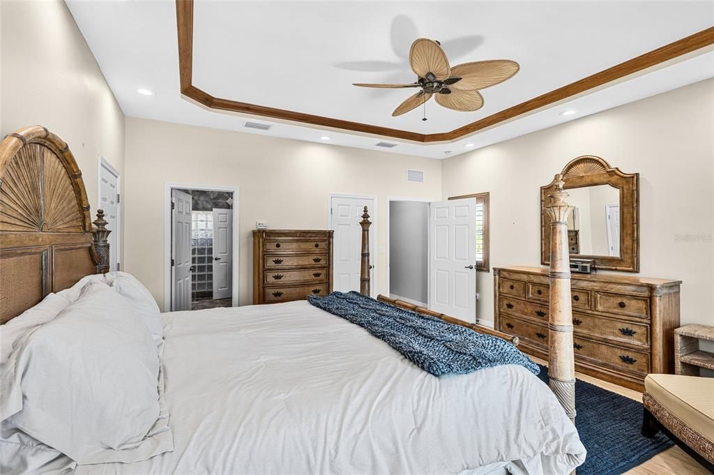 For Sale: $2,400,000 (5 beds, 4 baths, 3721 Square Feet)