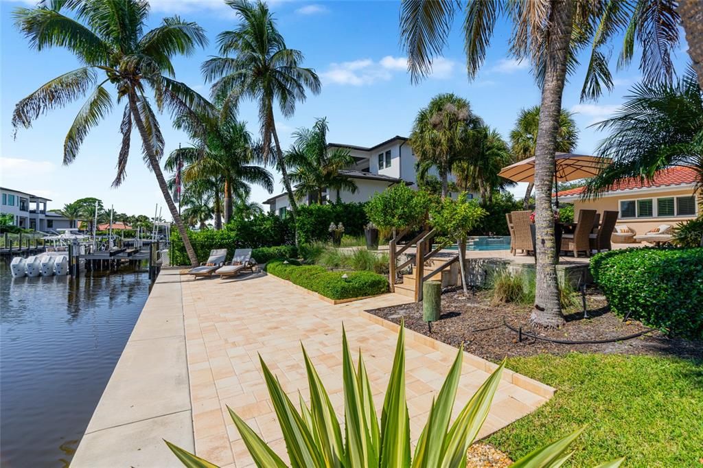 For Sale: $2,400,000 (5 beds, 4 baths, 3721 Square Feet)