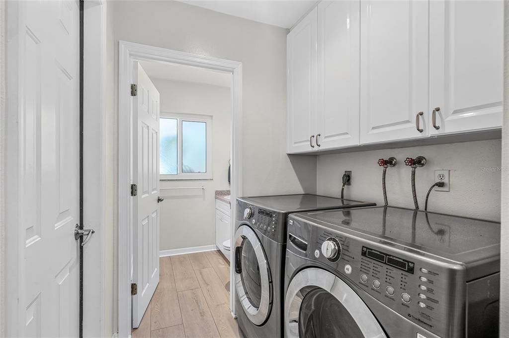 For Sale: $2,400,000 (5 beds, 4 baths, 3721 Square Feet)
