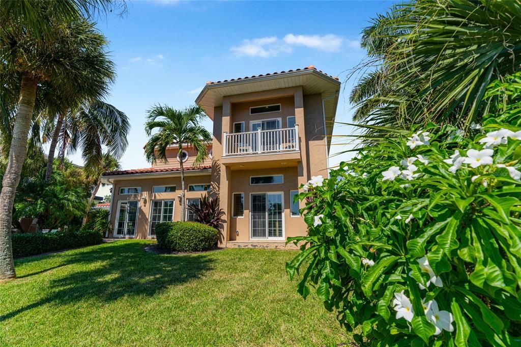 For Sale: $2,400,000 (5 beds, 4 baths, 3721 Square Feet)