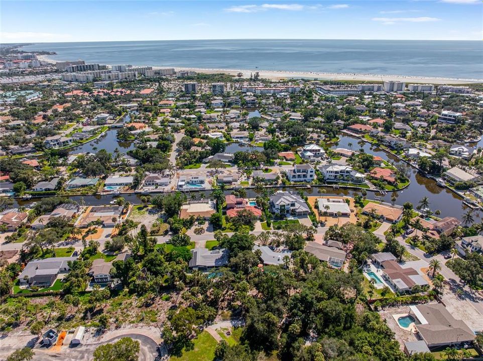 For Sale: $2,400,000 (5 beds, 4 baths, 3721 Square Feet)