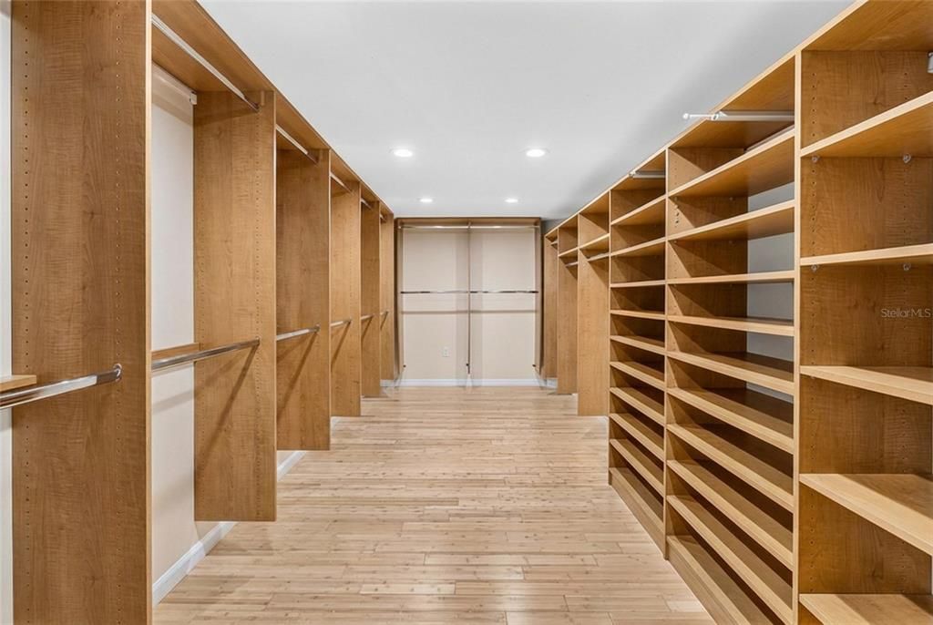 For Sale: $2,400,000 (5 beds, 4 baths, 3721 Square Feet)