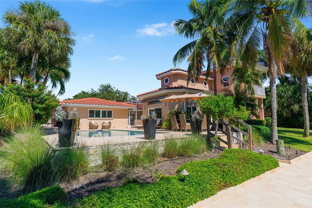 For Sale: $2,400,000 (5 beds, 4 baths, 3721 Square Feet)