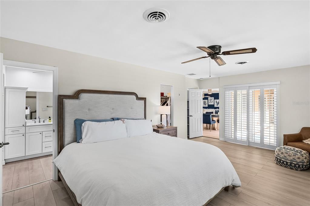 For Sale: $2,400,000 (5 beds, 4 baths, 3721 Square Feet)